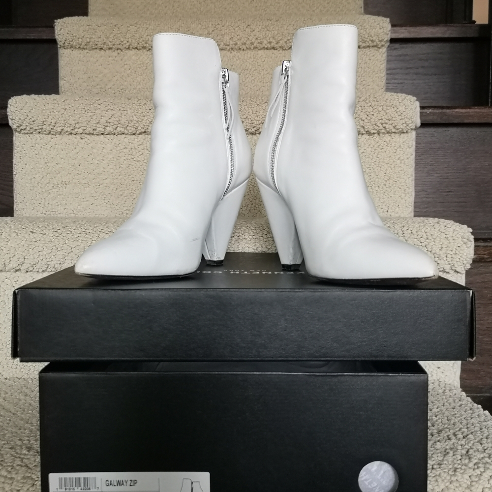 KENNETH COLE SIZE 6  - Pointed Heel Shoes, OG Box